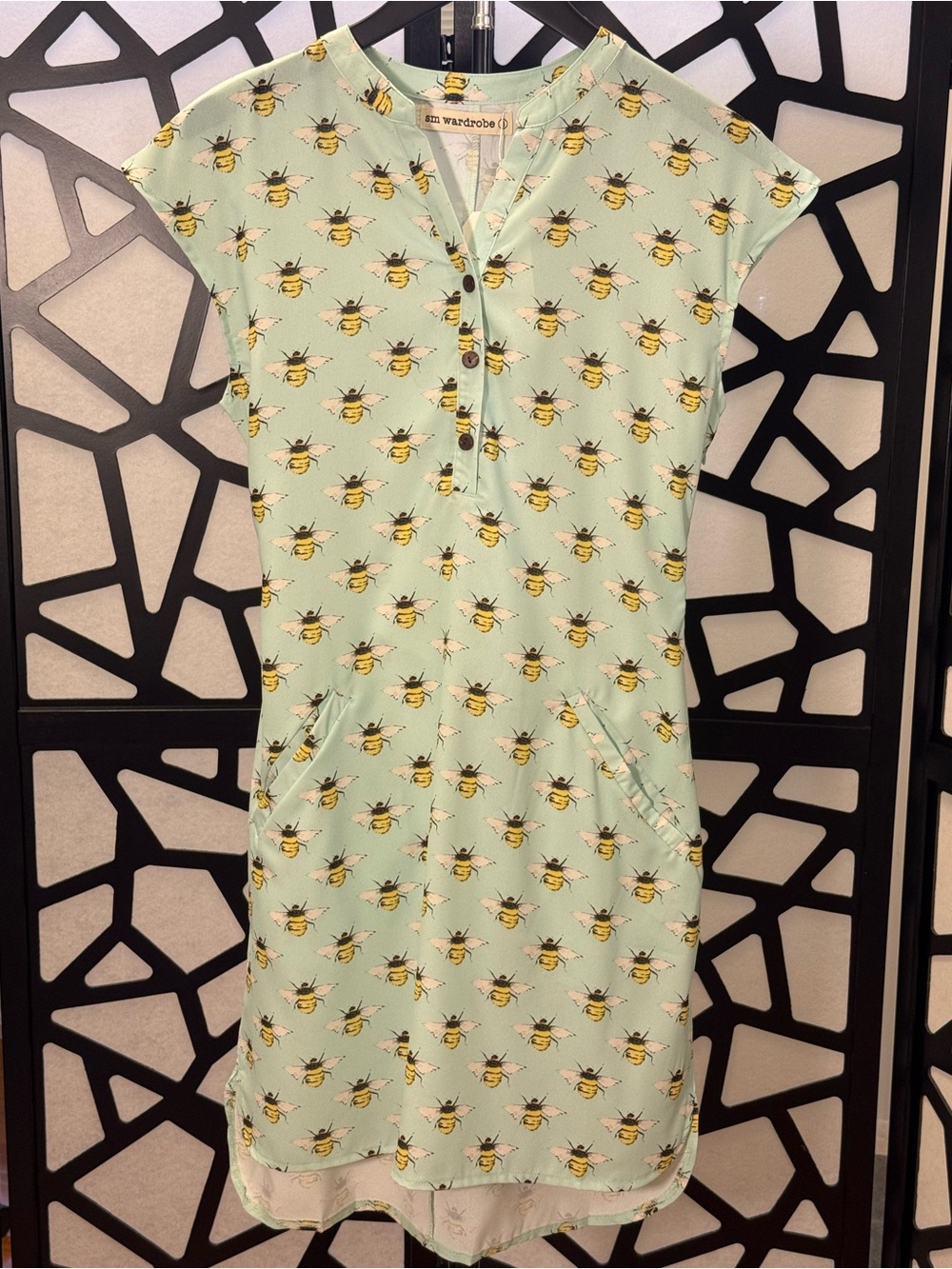 SM Wardrobe CUTE Bee Print Mint Green Shift Dress Pockets NWT